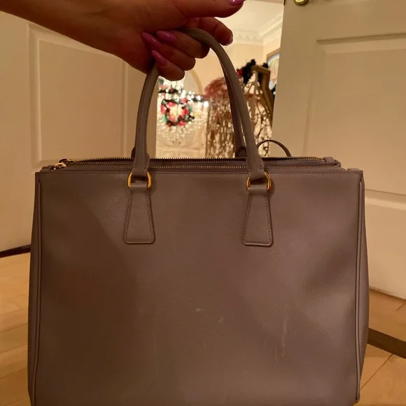 Authentic Prada tote - Picture 3 of 4